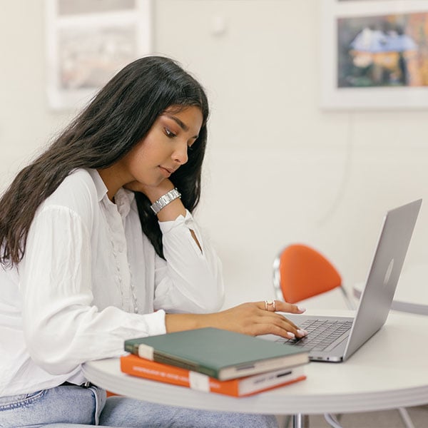 Digital vs printed textbooks: which do students learn better from?